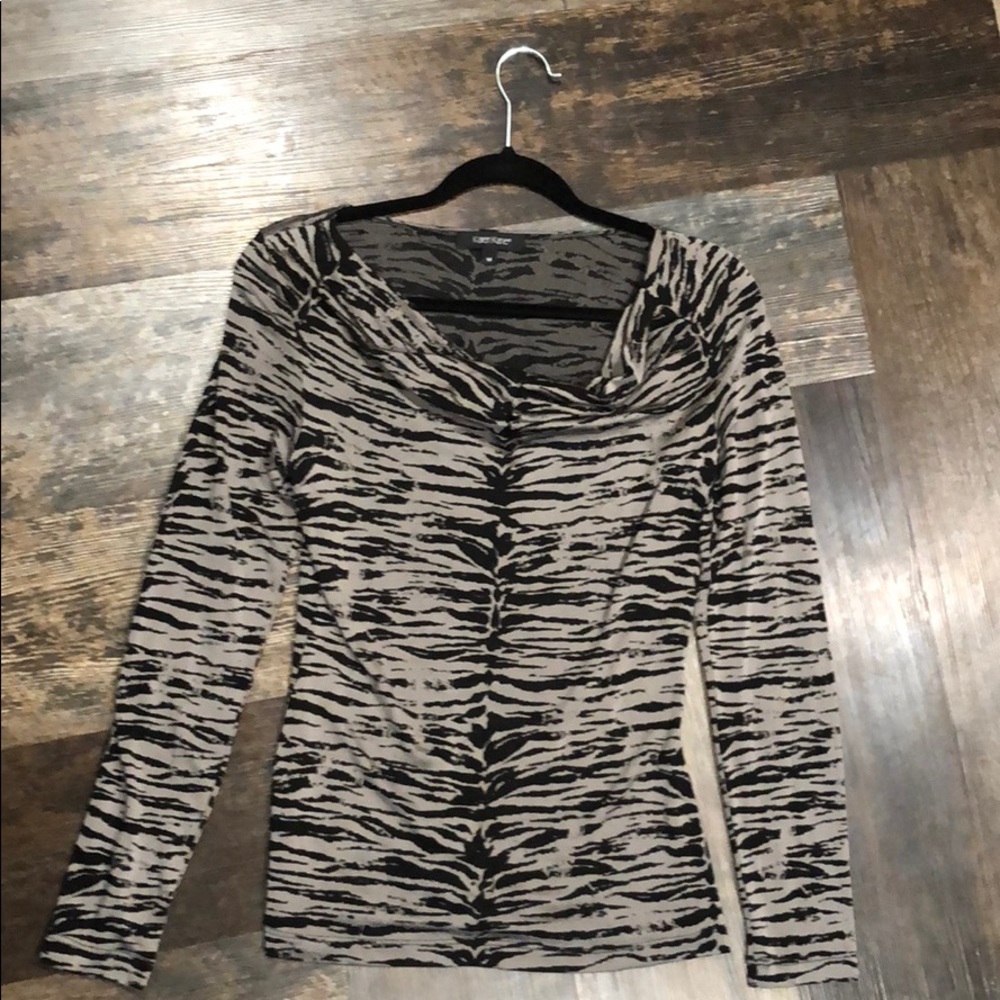 Gray and Black Animal Print top